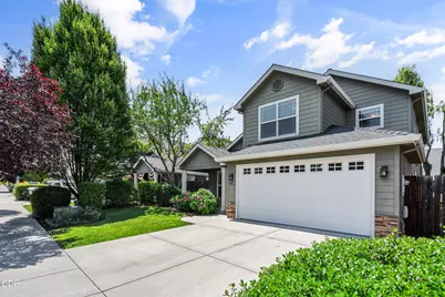 657 Spring Valley Drive, Medford, OR 97501 - Photo 3