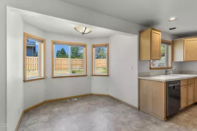 3672 SW Volcano Avenue, Redmond, OR 97756 - Photo 23