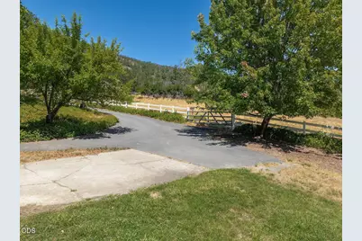 1361 Oxyoke Road, Grants Pass, OR 97526 - Photo 41