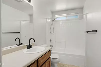 11 Devonwood Court, Eagle Point, OR 97524 - Photo 17