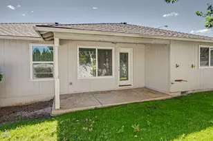11 Devonwood Ct, Eagle Point, OR 97524 - Photo 9