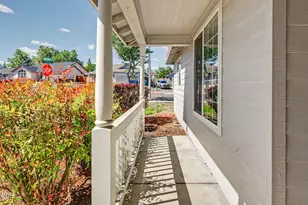 11 Devonwood Ct, Eagle Point, OR 97524 - Photo 5
