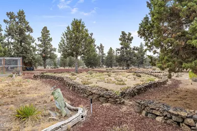 64699 McGrath Road, Bend, OR 97701 - Photo 27