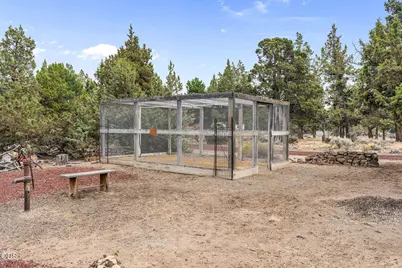 64699 McGrath Road, Bend, OR 97701 - Photo 31