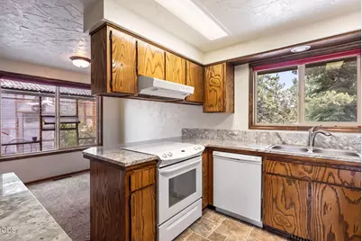 64699 McGrath Road, Bend, OR 97701 - Photo 15