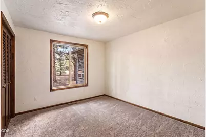 64699 McGrath Road, Bend, OR 97701 - Photo 17