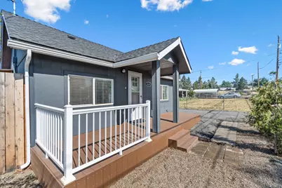 3634 Flint Street, Klamath Falls, OR 97601 - Photo 3