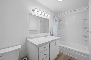 1711 SW 17th St, Redmond, OR 97756 - Photo 9