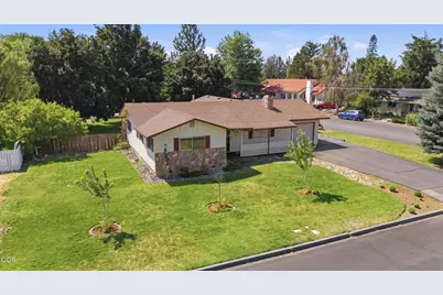 1711 SW 17th Street, Redmond, OR 97756 - Photo 1