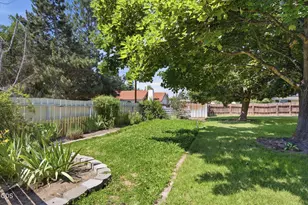 1711 SW 17th St, Redmond, OR 97756 - Photo 31