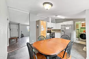 222 Meadow Ln, Eagle Point, OR 97524 - Photo 11