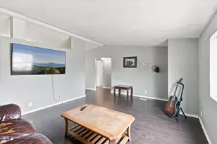 222 Meadow Ln, Eagle Point, OR 97524 - Photo 9