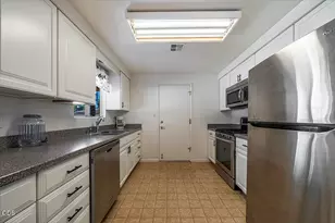 598 Laurel St, Eagle Point, OR 97524 - Photo 3
