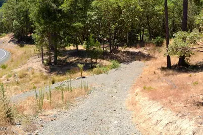 2030 Sylvan Drive, Grants Pass, OR 97527 - Photo 3