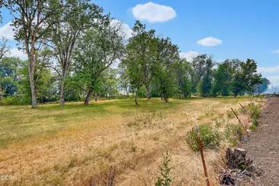 9561 Hwy-140, Eagle Point, OR 97524 - Photo 39