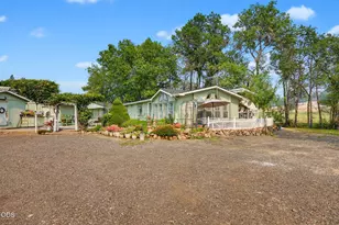 9561 Hwy-140, Eagle Point, OR 97524 - Photo 1
