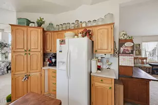 9561 Hwy-140, Eagle Point, OR 97524 - Photo 21