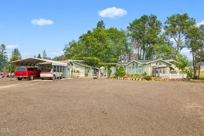 9561 Hwy-140, Eagle Point, OR 97524 - Photo 5