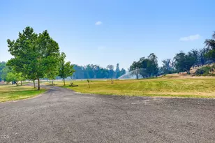 9561 Hwy-140, Eagle Point, OR 97524 - Photo 5
