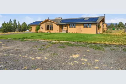 105 SE Barber Road, Madras, OR 97741 - Photo 1