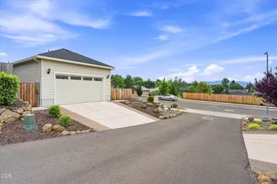 3117 Delorraine Drive, Medford, OR 97504 - Photo 33