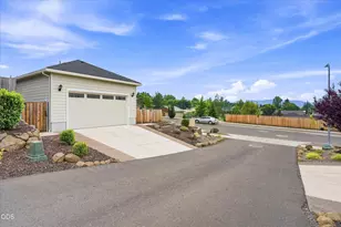 3117 Delorraine Dr, Medford, OR 97504 - Photo 33