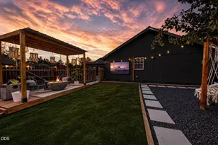 2681 NE Moonlight Dr, Bend, OR 97701 - Photo 3