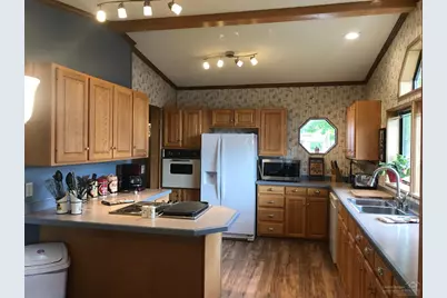 1001 SE 15th Street #12, Bend, OR 97702 - Photo 7