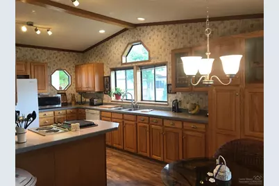 1001 SE 15th Street #12, Bend, OR 97702 - Photo 3