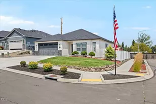 608 Nobility Dr, Medford, OR 97501 - Photo 3