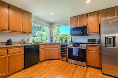 1829 Garden Drive, Medford, OR 97504 - Photo 9