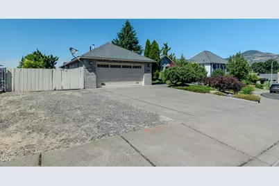 1829 Garden Drive, Medford, OR 97504 - Photo 27