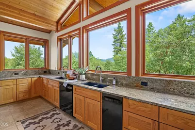 616 Mountain Paradise Drive, Grants Pass, OR 97526 - Photo 37