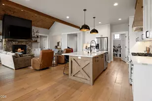70041 Annies Dr, Sisters, OR 97759 - Photo 15