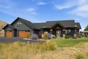 70041 Annies Dr, Sisters, OR 97759 - Photo 5