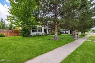 840 E 1st St, Prineville, OR 97754 - Photo 45
