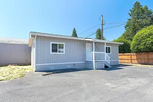 1741 Rogue River Hwy, Grants Pass, OR 97527 - Photo 23