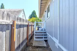 1741 Rogue River Hwy, Grants Pass, OR 97527 - Photo 5