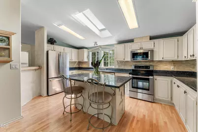 220 Burton Drive, Grants Pass, OR 97527 - Photo 9