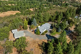 220 Burton Dr, Grants Pass, OR 97527 - Photo 39