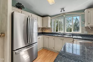 220 Burton Dr, Grants Pass, OR 97527 - Photo 11