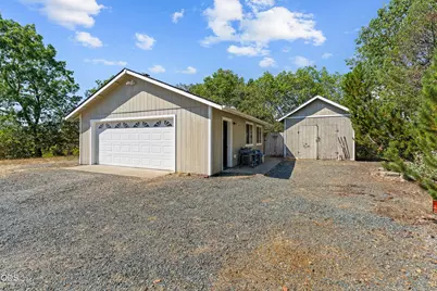 220 Burton Drive, Grants Pass, OR 97527 - Photo 35