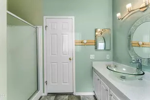 220 Burton Dr, Grants Pass, OR 97527 - Photo 17