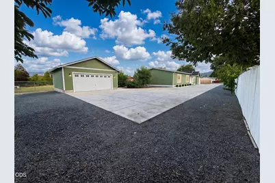 788 Garfield Street, Medford, OR 97501 - Photo 9