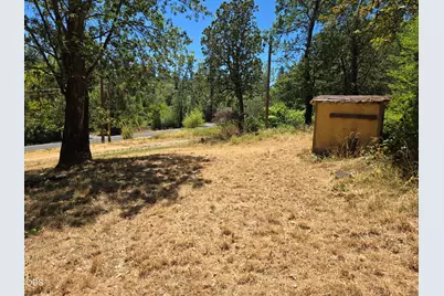 4618 Redwood Avenue, Grants Pass, OR 97527 - Photo 25