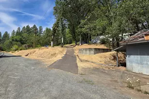 4618 Redwood Ave, Grants Pass, OR 97527 - Photo 1