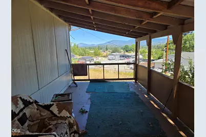 4618 Redwood Avenue, Grants Pass, OR 97527 - Photo 3