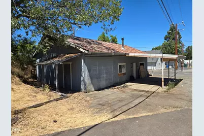 4618 Redwood Avenue, Grants Pass, OR 97527 - Photo 1