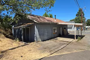 4618 Redwood Ave, Grants Pass, OR 97527 - Photo 1