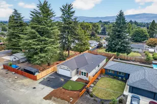 2211 Meals Dr, Medford, OR 97501 - Photo 35